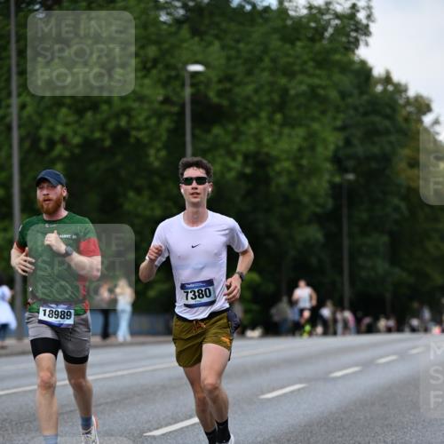 29.06.2025 - hella hamburg halbmarathon Dr. Thomas Lammeyer http://msf.ph/oto/8176146 29.06.2025 09:46:35 Kennedybrücke 1271, 2075, 6090, 7380, 9565, 10867 meine-sportfotos.de