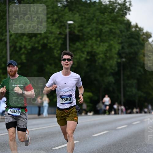 29.06.2025 - hella hamburg halbmarathon Dr. Thomas Lammeyer http://msf.ph/oto/8176153 29.06.2025 09:46:35 Kennedybrücke 1271, 2075, 6090, 7380, 9565, 10867 meine-sportfotos.de