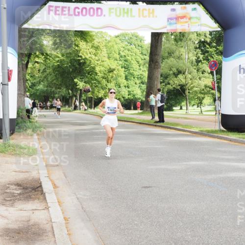 29.06.2025 - hella hamburg halbmarathon MichiJ http://msf.ph/oto/8176159 29.06.2025 10:16:15 Zwischen KM18-KM19 9565 meine-sportfotos.de