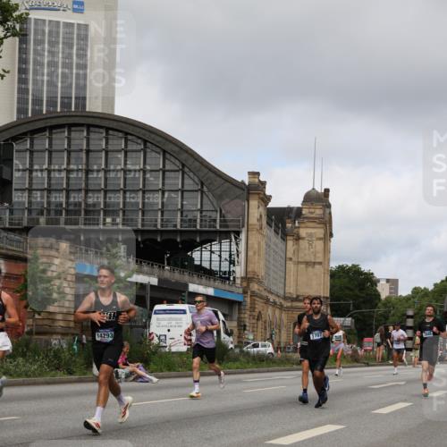 29.06.2025 - hella hamburg halbmarathon Yannick Fuchs http://msf.ph/oto/8176179 29.06.2025 10:27:20 20KM 1407, 1707, 1894, 1990, 5070, 5746, 6358, 7845, 7965, 8062, 8883, 9047, 10484, 10876, 10927, 11150, 11169, 11877, 11929, 13199, 13961, 14293, 15054, 15826, 16425, 16619, 16957, 18135, 18562, 18563 meine-sportfotos.de