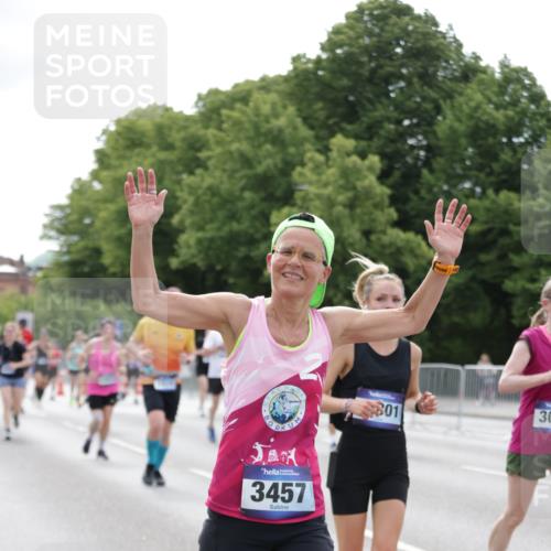 29.06.2025 - hella hamburg halbmarathon Jannik Wohlers http://msf.ph/oto/8176196 29.06.2025 10:22:23 Lombardsbrücke 1029, 2294, 2479, 2766, 3003, 3600, 3601, 5223, 5343, 5629, 5798, 7188, 7190, 7266, 7276, 7529, 7925, 8355, 9256, 9392, 10086, 10826, 10902, 11665, 12190, 12592, 13921, 14525, 14633, 14801, 15469, 15870, 16618, 16801 meine-sportfotos.de