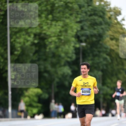 29.06.2025 - hella hamburg halbmarathon Dr. Thomas Lammeyer http://msf.ph/oto/8176229 29.06.2025 09:46:41 Kennedybrücke 1271, 2075, 2180, 2203, 6090, 7380, 8318, 8376, 9804 meine-sportfotos.de