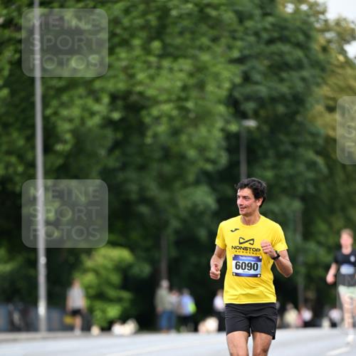 29.06.2025 - hella hamburg halbmarathon Dr. Thomas Lammeyer http://msf.ph/oto/8176240 29.06.2025 09:46:41 Kennedybrücke 1271, 2075, 2180, 2203, 6090, 7380, 8318, 8376, 9804 meine-sportfotos.de