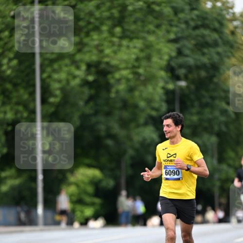 29.06.2025 - hella hamburg halbmarathon Dr. Thomas Lammeyer http://msf.ph/oto/8176255 29.06.2025 09:46:41 Kennedybrücke 1271, 2075, 2180, 2203, 6090, 7380, 8318, 8376, 9804 meine-sportfotos.de