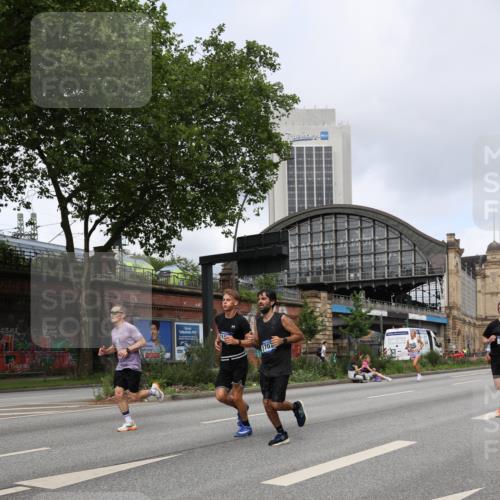 29.06.2025 - hella hamburg halbmarathon Yannick Fuchs http://msf.ph/oto/8176270 29.06.2025 10:27:22 20KM 1407, 1707, 1990, 5070, 5746, 6358, 7845, 7965, 8062, 8883, 9047, 10484, 10876, 10927, 11150, 11169, 11877, 11929, 13199, 13961, 14293, 15054, 15826, 16425, 16619, 16957, 18135, 18562, 18563 meine-sportfotos.de