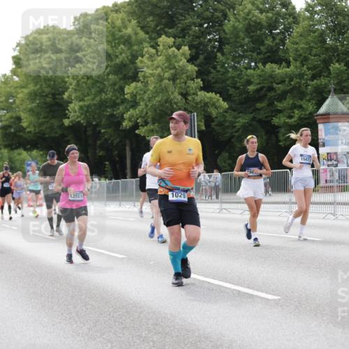29.06.2025 - hella hamburg halbmarathon Jannik Wohlers http://msf.ph/oto/8176285 29.06.2025 10:22:25 Lombardsbrücke 1029, 1853, 2294, 2766, 3003, 3034, 3600, 3601, 5223, 5343, 5629, 7188, 7190, 7266, 7276, 7529, 7925, 8355, 9256, 9392, 10086, 10205, 10826, 10902, 11665, 12190, 12592, 13921, 14525, 14633, 14801, 15469, 15870, 16618, 16801, 16863 meine-sportfotos.de
