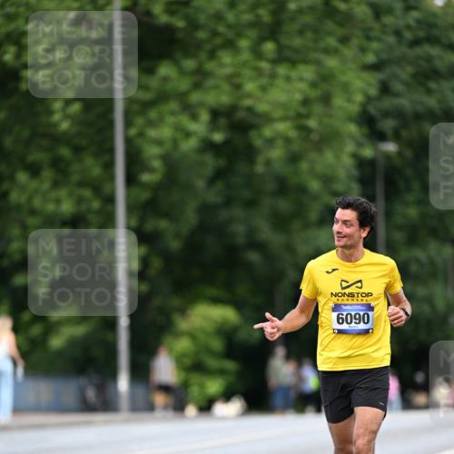 29.06.2025 - hella hamburg halbmarathon Dr. Thomas Lammeyer http://msf.ph/oto/8176347 29.06.2025 09:46:42 Kennedybrücke 1271, 2075, 2180, 2203, 6090, 7380, 8318, 8376, 9804 meine-sportfotos.de