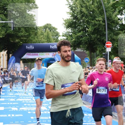 29.06.2025 - hella hamburg halbmarathon Zöllner http://msf.ph/oto/8176414 29.06.2025 10:37:55 Ziel 2196, 2404, 3480, 3530, 9171, 13148, 18103, 18276, 18277, 18529 meine-sportfotos.de