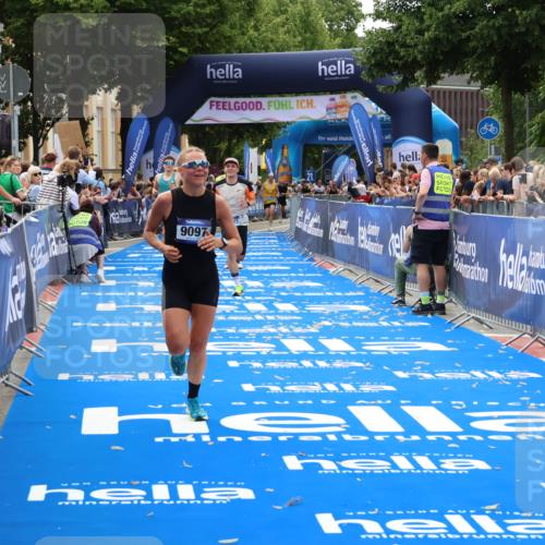 29.06.2025 - hella hamburg halbmarathon Zöllner http://msf.ph/oto/8176422 29.06.2025 10:27:20 Ziel 9097, 15136, 15583, 18037, 18124 meine-sportfotos.de