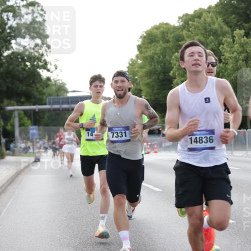 29.06.2025 - hella hamburg halbmarathon Jannik Wohlers http://msf.ph/oto/8176488 29.06.2025 09:42:19 Lombardsbrücke 5612, 7331, 7855, 9269, 10468, 11078, 11228, 12360, 13872, 13913, 14753, 14836, 16615, 17614, 18740, 19041, 19042, 19050, 19076, 19078 meine-sportfotos.de