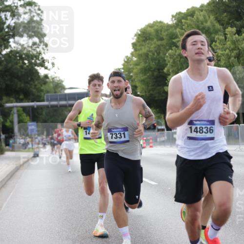 29.06.2025 - hella hamburg halbmarathon Jannik Wohlers http://msf.ph/oto/8176518 29.06.2025 09:42:19 Lombardsbrücke 5612, 7331, 7855, 9269, 10468, 11078, 11228, 12360, 13872, 13913, 14753, 14836, 16615, 17614, 18740, 19041, 19042, 19050, 19076, 19078 meine-sportfotos.de