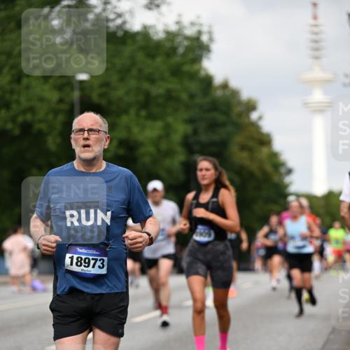 29.06.2025 - hella hamburg halbmarathon Dr. Thomas Lammeyer http://msf.ph/oto/8176573 29.06.2025 10:10:12 Kennedybrücke 1229, 1830, 1842, 2471, 2624, 3062, 4169, 4542, 5762, 6014, 7302, 7741, 8049, 8290, 8744, 8894, 8909, 9477, 9917, 10214, 10343, 10781, 10791, 10998 meine-sportfotos.de