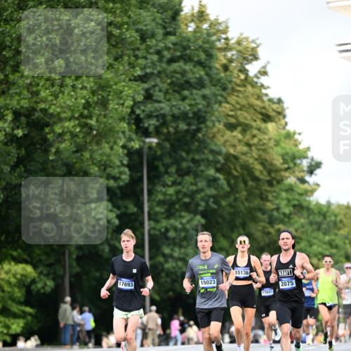 29.06.2025 - hella hamburg halbmarathon Dr. Thomas Lammeyer http://msf.ph/oto/8176607 29.06.2025 09:46:44 Kennedybrücke 2075, 2180, 2203, 2483, 6090, 7380, 8318, 8376, 9804, 10351 meine-sportfotos.de