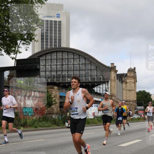29.06.2025 - hella hamburg halbmarathon Yannick Fuchs http://msf.ph/oto/8176676 29.06.2025 10:27:35 20KM 1990, 4463, 6358, 7965, 8062, 10876, 11150, 11169, 11745, 11877, 12899, 12987, 13199, 13686, 13961, 14028, 14276, 14908, 15054, 16425, 16619, 18562, 18563 meine-sportfotos.de