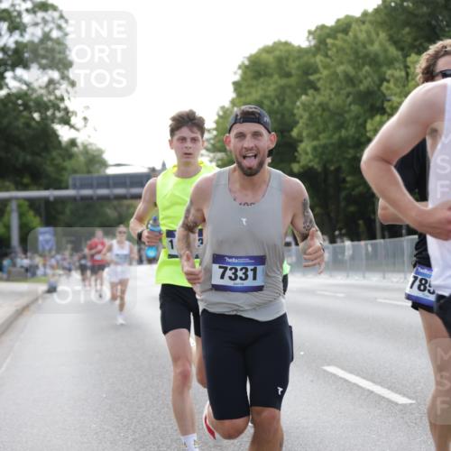 29.06.2025 - hella hamburg halbmarathon Jannik Wohlers http://msf.ph/oto/8176700 29.06.2025 09:42:19 Lombardsbrücke 5612, 7331, 7855, 9269, 10468, 11078, 11228, 12360, 13872, 13913, 14753, 14836, 16615, 17614, 18740, 19041, 19042, 19050, 19076, 19078 meine-sportfotos.de