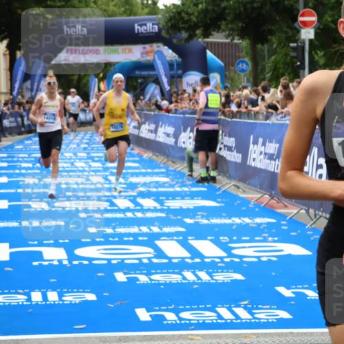 29.06.2025 - hella hamburg halbmarathon Zöllner http://msf.ph/oto/8176707 29.06.2025 10:27:28 Ziel 4678, 13941, 14019, 15136, 15576, 18567 meine-sportfotos.de