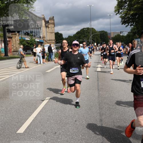 29.06.2025 - hella hamburg halbmarathon Yannick Fuchs http://msf.ph/oto/8176710 29.06.2025 10:41:58 20KM 51, 1604, 1613, 1696, 2284, 2708, 2839, 2864, 2869, 2953, 3976, 4377, 4528, 5022, 6009, 6134, 6168, 6716, 7599, 7962, 8234, 8693, 8927, 9544, 9626, 10969, 10988, 11283, 12679, 12685, 12870, 13007, 13672, 13948, 14618, 14619, 14730, 15333, 15350, 15478, 15479, 17172, 17451, 17905, 17915, 17979, 18104, 18430, 18758, 18856, 18922, 18974, 19181 meine-sportfotos.de