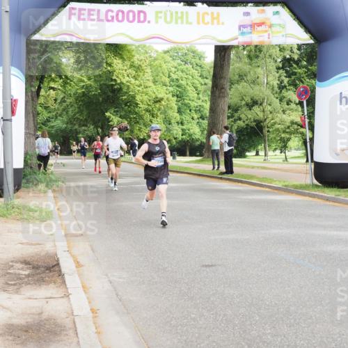 29.06.2025 - hella hamburg halbmarathon MichiJ http://msf.ph/oto/8176713 29.06.2025 10:16:32 Zwischen KM18-KM19 14019, 14728, 17258 meine-sportfotos.de