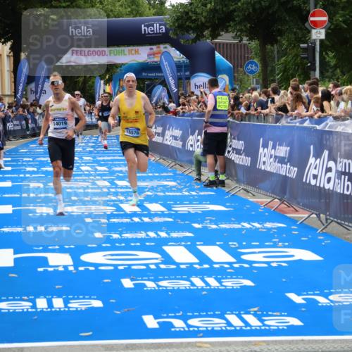 29.06.2025 - hella hamburg halbmarathon Zöllner http://msf.ph/oto/8176715 29.06.2025 10:27:29 Ziel 4678, 9804, 13941, 14019, 15576, 18567, 19114 meine-sportfotos.de