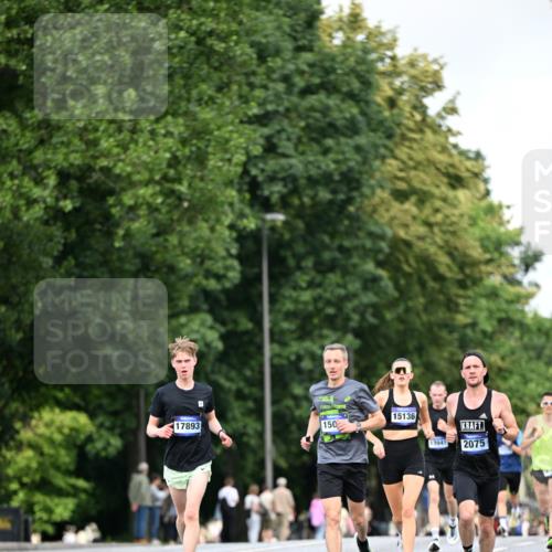 29.06.2025 - hella hamburg halbmarathon Dr. Thomas Lammeyer http://msf.ph/oto/8176748 29.06.2025 09:46:45 Kennedybrücke 2075, 2180, 2203, 2483, 6090, 7380, 8318, 8376, 9804, 10351 meine-sportfotos.de