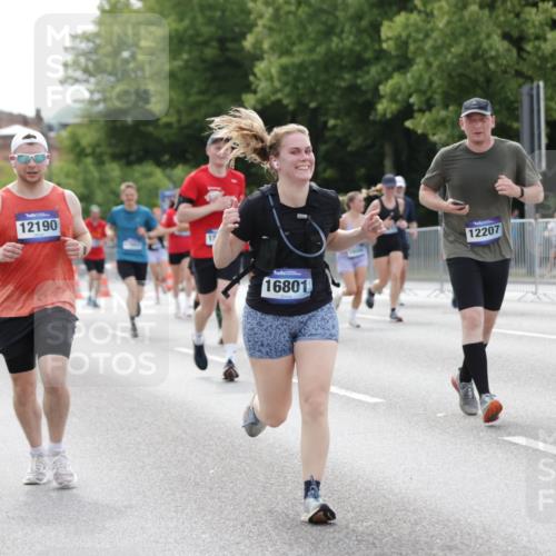 29.06.2025 - hella hamburg halbmarathon Jannik Wohlers http://msf.ph/oto/8176761 29.06.2025 10:22:29 Lombardsbrücke 1029, 1853, 2766, 3003, 3029, 3034, 3600, 5223, 5629, 6784, 6785, 7266, 7891, 7925, 9133, 9913, 10205, 10826, 12190, 13560, 13921, 14525, 14633, 14801, 15469, 15870, 16565, 16566, 16618, 16801, 16863, 17657 meine-sportfotos.de