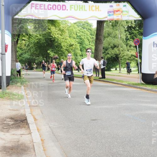 29.06.2025 - hella hamburg halbmarathon MichiJ http://msf.ph/oto/8176797 29.06.2025 10:16:34 Zwischen KM18-KM19 17258 meine-sportfotos.de