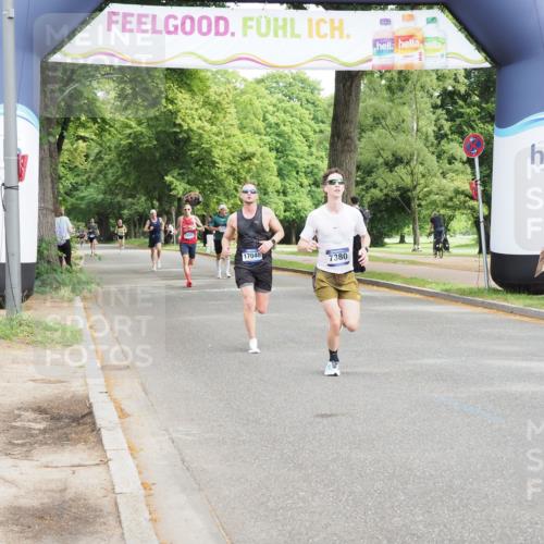 29.06.2025 - hella hamburg halbmarathon MichiJ http://msf.ph/oto/8176812 29.06.2025 10:16:34 Zwischen KM18-KM19 17258 meine-sportfotos.de
