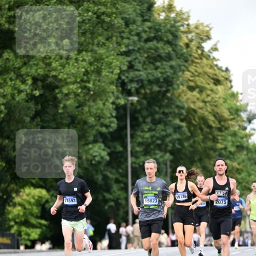 29.06.2025 - hella hamburg halbmarathon Dr. Thomas Lammeyer http://msf.ph/oto/8176814 29.06.2025 09:46:45 Kennedybrücke 2075, 2180, 2203, 2483, 6090, 7380, 8318, 8376, 9804, 10351 meine-sportfotos.de