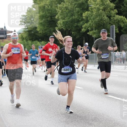 29.06.2025 - hella hamburg halbmarathon Jannik Wohlers http://msf.ph/oto/8176830 29.06.2025 10:22:29 Lombardsbrücke 1029, 1853, 2766, 3003, 3029, 3034, 3600, 5223, 5629, 6784, 6785, 7266, 7891, 7925, 9133, 9913, 10205, 10826, 12190, 13560, 13921, 14525, 14633, 14801, 15469, 15870, 16565, 16566, 16618, 16801, 16863, 17657 meine-sportfotos.de
