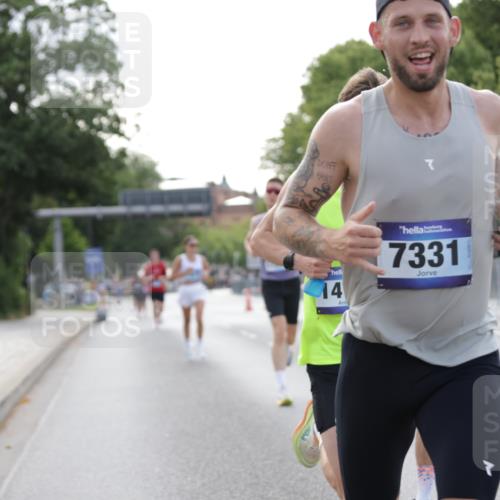 29.06.2025 - hella hamburg halbmarathon Jannik Wohlers http://msf.ph/oto/8176833 29.06.2025 09:42:20 Lombardsbrücke 5612, 7331, 7855, 9269, 10468, 11078, 11228, 12360, 13872, 13913, 14753, 14836, 16615, 17614, 18740, 19041, 19042, 19050, 19076, 19078 meine-sportfotos.de