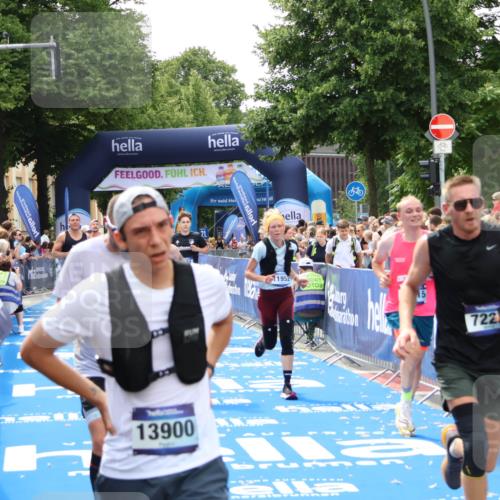 29.06.2025 - hella hamburg halbmarathon Zöllner http://msf.ph/oto/8176855 29.06.2025 10:38:06 Ziel 7229, 8091, 9944, 11049, 11952, 12915, 13900, 14274, 15303, 15382, 16698 meine-sportfotos.de