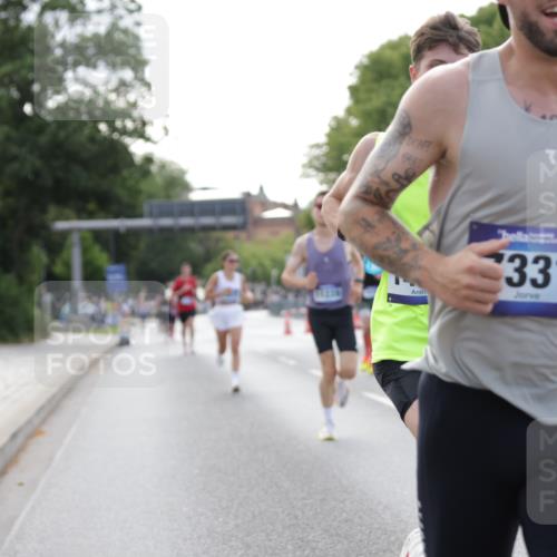 29.06.2025 - hella hamburg halbmarathon Jannik Wohlers http://msf.ph/oto/8176902 29.06.2025 09:42:20 Lombardsbrücke 5612, 7331, 7855, 9269, 10468, 11078, 11228, 12360, 13872, 13913, 14753, 14836, 16615, 17614, 18740, 19041, 19042, 19050, 19076, 19078 meine-sportfotos.de