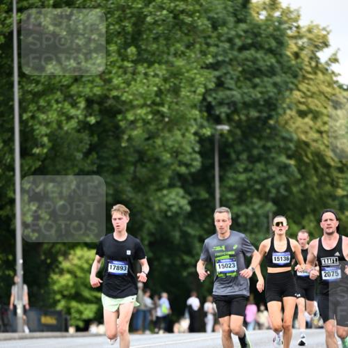 29.06.2025 - hella hamburg halbmarathon Dr. Thomas Lammeyer http://msf.ph/oto/8176915 29.06.2025 09:46:46 Kennedybrücke 2075, 2180, 2203, 2483, 6090, 7380, 8318, 8376, 9804, 10351 meine-sportfotos.de