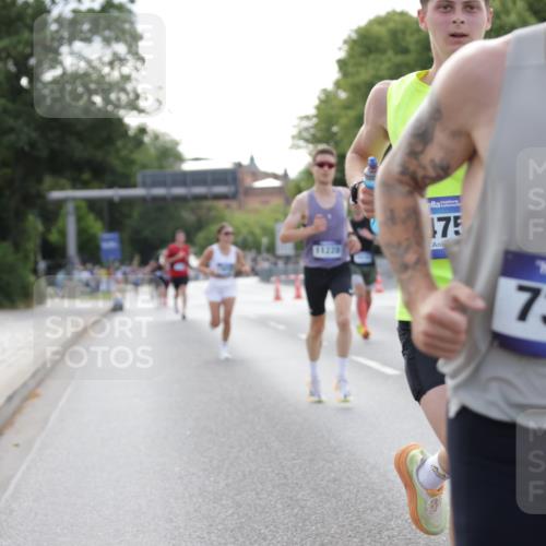 29.06.2025 - hella hamburg halbmarathon Jannik Wohlers http://msf.ph/oto/8176969 29.06.2025 09:42:20 Lombardsbrücke 5612, 7331, 7855, 9269, 10468, 11078, 11228, 12360, 13872, 13913, 14753, 14836, 16615, 17614, 18740, 19041, 19042, 19050, 19076, 19078 meine-sportfotos.de