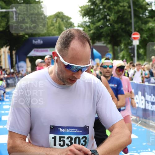 29.06.2025 - hella hamburg halbmarathon Zöllner http://msf.ph/oto/8176989 29.06.2025 10:38:11 Ziel 5091, 8091, 9944, 11049, 14274, 15382, 17623, 18986 meine-sportfotos.de