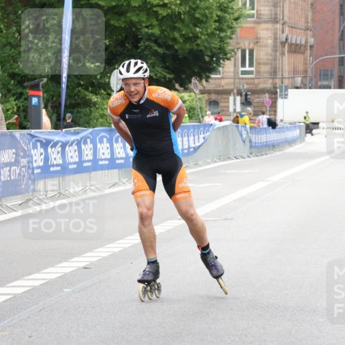 29.06.2025 - hella hamburg halbmarathon Strokosch-Dieckow http://msf.ph/oto/8177003 29.06.2025 09:17:37 Ziel 20004 meine-sportfotos.de