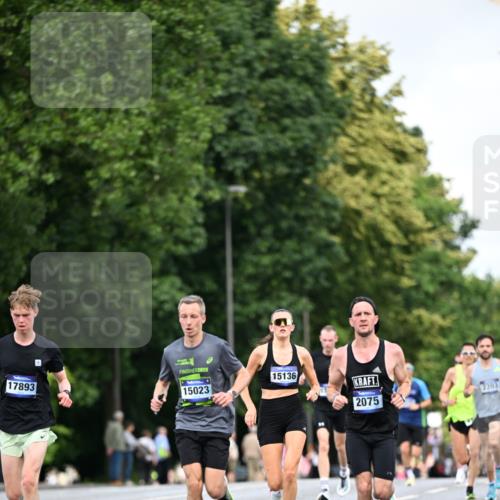 29.06.2025 - hella hamburg halbmarathon Dr. Thomas Lammeyer http://msf.ph/oto/8177020 29.06.2025 09:46:47 Kennedybrücke 2075, 2180, 2203, 2483, 6090, 7380, 8318, 8376, 9804, 10351 meine-sportfotos.de