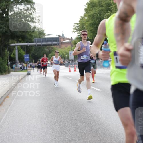 29.06.2025 - hella hamburg halbmarathon Jannik Wohlers http://msf.ph/oto/8177042 29.06.2025 09:42:20 Lombardsbrücke 5612, 7331, 7855, 9269, 10468, 11078, 11228, 12360, 13872, 13913, 14753, 14836, 16615, 17614, 18740, 19041, 19042, 19050, 19076, 19078 meine-sportfotos.de
