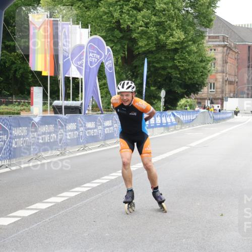 29.06.2025 - hella hamburg halbmarathon Strokosch-Dieckow http://msf.ph/oto/8177056 29.06.2025 09:17:39 Ziel 20004 meine-sportfotos.de