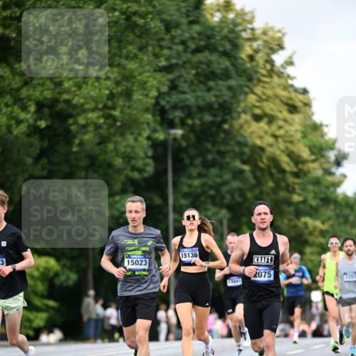 29.06.2025 - hella hamburg halbmarathon Dr. Thomas Lammeyer http://msf.ph/oto/8177089 29.06.2025 09:46:47 Kennedybrücke 2075, 2180, 2203, 2483, 6090, 7380, 8318, 8376, 9804, 10351 meine-sportfotos.de