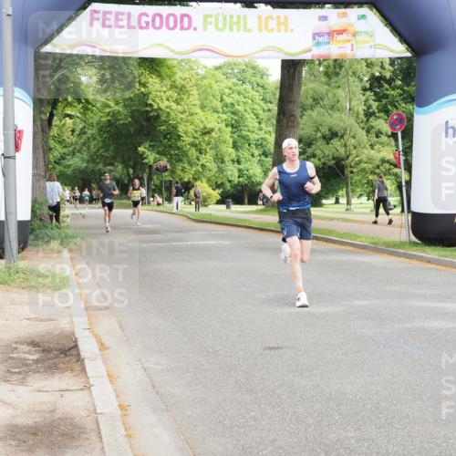 29.06.2025 - hella hamburg halbmarathon MichiJ http://msf.ph/oto/8177091 29.06.2025 10:16:40 Zwischen KM18-KM19 7380, 12992, 13779, 15671, 17040 meine-sportfotos.de