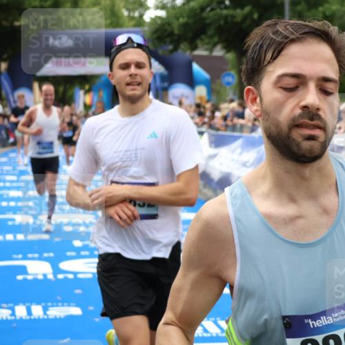 29.06.2025 - hella hamburg halbmarathon Zöllner http://msf.ph/oto/8177093 29.06.2025 10:27:45 Ziel 1122, 5367, 8731, 10655, 17893, 18832 meine-sportfotos.de