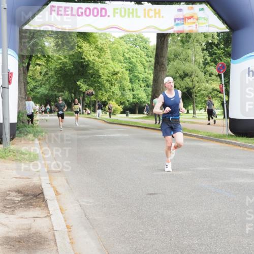 29.06.2025 - hella hamburg halbmarathon MichiJ http://msf.ph/oto/8177122 29.06.2025 10:16:40 Zwischen KM18-KM19 7380, 12992, 13779, 15671, 17040 meine-sportfotos.de