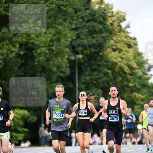 29.06.2025 - hella hamburg halbmarathon Dr. Thomas Lammeyer http://msf.ph/oto/8177124 29.06.2025 09:46:47 Kennedybrücke 2075, 2180, 2203, 2483, 6090, 7380, 8318, 8376, 9804, 10351 meine-sportfotos.de