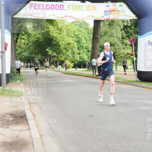 29.06.2025 - hella hamburg halbmarathon MichiJ http://msf.ph/oto/8177132 29.06.2025 10:16:40 Zwischen KM18-KM19 7380, 12992, 13779, 15671, 17040 meine-sportfotos.de