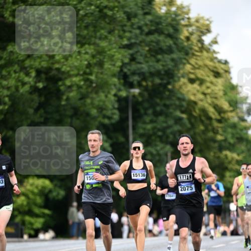 29.06.2025 - hella hamburg halbmarathon Dr. Thomas Lammeyer http://msf.ph/oto/8177157 29.06.2025 09:46:47 Kennedybrücke 2075, 2180, 2203, 2483, 6090, 7380, 8318, 8376, 9804, 10351 meine-sportfotos.de