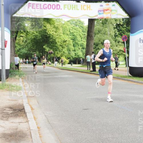 29.06.2025 - hella hamburg halbmarathon MichiJ http://msf.ph/oto/8177172 29.06.2025 10:16:40 Zwischen KM18-KM19 7380, 12992, 13779, 15671, 17040 meine-sportfotos.de