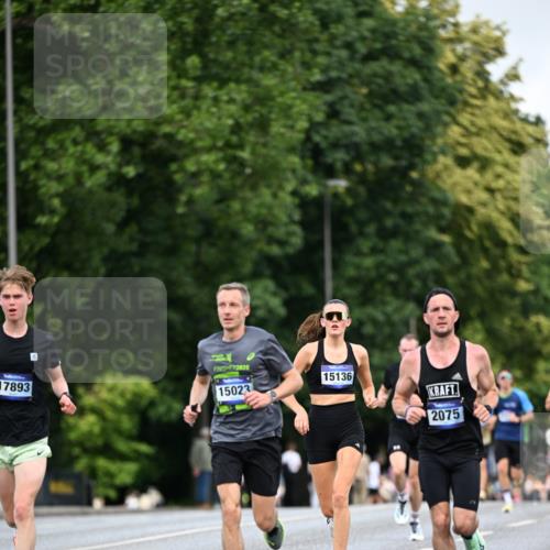 29.06.2025 - hella hamburg halbmarathon Dr. Thomas Lammeyer http://msf.ph/oto/8177199 29.06.2025 09:46:47 Kennedybrücke 2075, 2180, 2203, 2483, 6090, 7380, 8318, 8376, 9804, 10351 meine-sportfotos.de