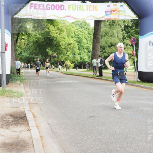 29.06.2025 - hella hamburg halbmarathon MichiJ http://msf.ph/oto/8177213 29.06.2025 10:16:41 Zwischen KM18-KM19 7380, 12992, 13779, 15671, 17040 meine-sportfotos.de