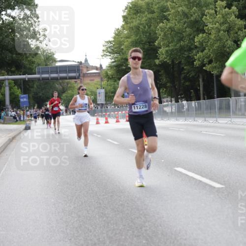 29.06.2025 - hella hamburg halbmarathon Jannik Wohlers http://msf.ph/oto/8177216 29.06.2025 09:42:20 Lombardsbrücke 5612, 7331, 7855, 9269, 10468, 11078, 11228, 12360, 13872, 13913, 14753, 14836, 16615, 17614, 18740, 19041, 19042, 19050, 19076, 19078 meine-sportfotos.de